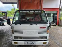 https://riyasewana.com/uploads/mazda-10-5-feet-149395617436.jpg