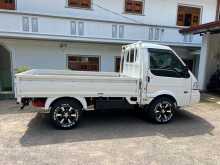 https://riyasewana.com/uploads/mazda-bongo-2017-1114031712753.jpg