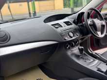 https://riyasewana.com/uploads/mazda-mazda-3-2013-209592712373.jpg