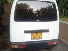 Mazda Serum 2006 Van