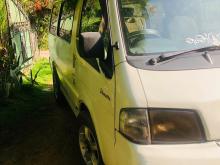 Mazda Venette Lion Face 2002 Van