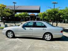 Mercedes-Benz E200 2000 Car