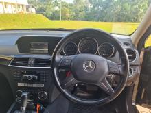 https://riyasewana.com/uploads/mercedes-benz-c-220-418250317706.jpg