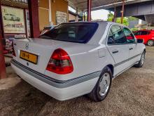 https://riyasewana.com/uploads/mercedes-benz-c200-2517102710492.jpg