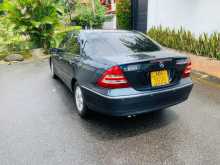 https://riyasewana.com/uploads/mercedes-benz-c200-kompressor-2001-713161112493.jpg