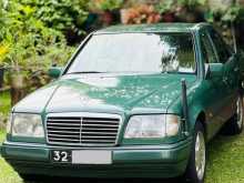 Mercedes-Benz E200 1988 Car