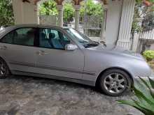 Mercedes-Benz E200 2000 Car