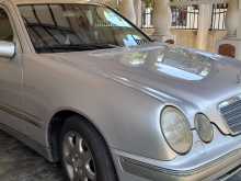 Mercedes-Benz E200 2000 Car