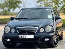 Mercedes-Benz E200 2001 Car