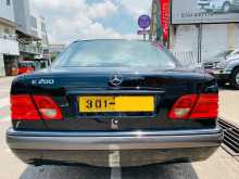 https://riyasewana.com/uploads/mercedes-benz-e200-4111510642.jpg