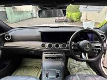 https://riyasewana.com/uploads/mercedes-benz-e200-915131522382.jpg
