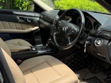 https://riyasewana.com/uploads/mercedes-benz-e200-w212-1412433817295.jpg