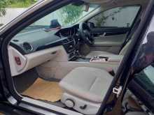https://riyasewana.com/uploads/mercedes-benz-e220-1481957393.jpg
