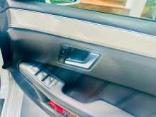 https://riyasewana.com/uploads/mercedes-benz-e250-16193403785.jpg