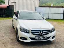 Mercedes-Benz E300 Bluetech 2013 Car