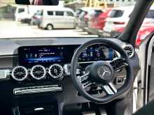 https://riyasewana.com/uploads/mercedes-benz-glb-200-2412103822032.jpg