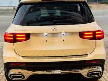 https://riyasewana.com/uploads/mercedes-benz-glb200-26133409384.jpg