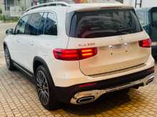 https://riyasewana.com/uploads/mercedes-benz-glb200-26133409423.jpg
