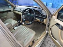 https://riyasewana.com/uploads/mercedes-benz-w-124-121737546645.jpg