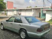 https://riyasewana.com/uploads/mercedes-benz-w124-1997-99332012402.jpg