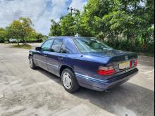 https://riyasewana.com/uploads/mercedes-benz-w124-616504317193.jpg