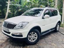Micro Rexton W 2015 SUV