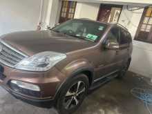 Micro Rexton W 2015 SUV