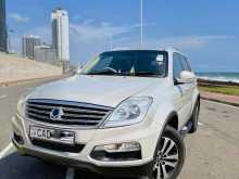 Micro Rexton W 2015 SUV