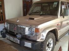 Mitsubishi Pajero 1987 SUV