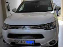 Mitsubishi OUTLANDER PHEV NAVI 2015 SUV