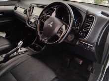 https://riyasewana.com/uploads/mitsubishi-0utlander-phev-2015-3011280912073.jpg