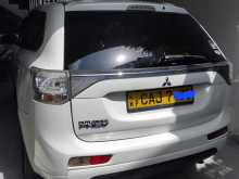 https://riyasewana.com/uploads/mitsubishi-0utlander-phev-2015-3011280912492.jpg