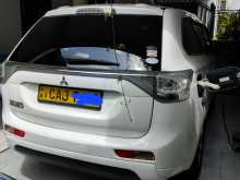 https://riyasewana.com/uploads/mitsubishi-0utlander-phev-2015-3011280912704.jpg