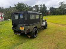 Mitsubishi 4DR5 1976 SUV