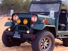 Mitsubishi 4DR5 1983 SUV