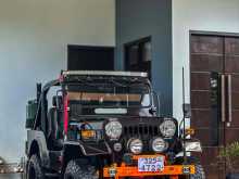 Mitsubishi 4DR5 1980 SUV