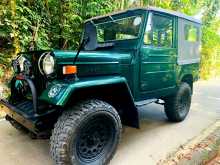 Mitsubishi 4DR5 J24 1978 SUV