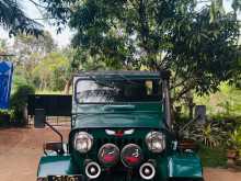 Mitsubishi 4dr5 J24 1982 SUV