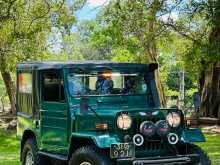 Mitsubishi 4dr5 J24 1982 SUV