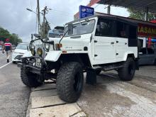 Mitsubishi 4DR5 J44 1980 SUV