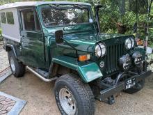 Mitsubishi 4DR5 J44 1980 SUV
