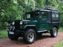 Mitsubishi 4DR5 J44 1980 SUV