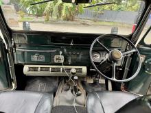 https://riyasewana.com/uploads/mitsubishi-4dr5-jeep-1112284217945.jpg
