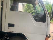 https://riyasewana.com/uploads/mitsubishi-canter-1988-2313220112554.jpg