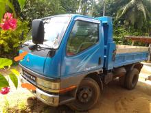 Mitsubishi Tipper 2002 Lorry