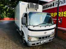 Mitsubishi Canter Freezer 2010 2002 Lorry