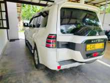 https://riyasewana.com/uploads/mitsubishi-center-spear-2014-195451612632.jpg