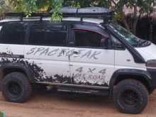 Mitsubishi Delica L400 1995 Van