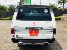 https://riyasewana.com/uploads/mitsubishi-delica-6165414954.jpg