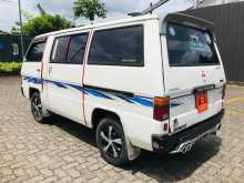 https://riyasewana.com/uploads/mitsubishi-delica-6165414965.jpg